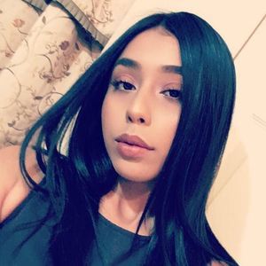 Meet your Posher, Valeria